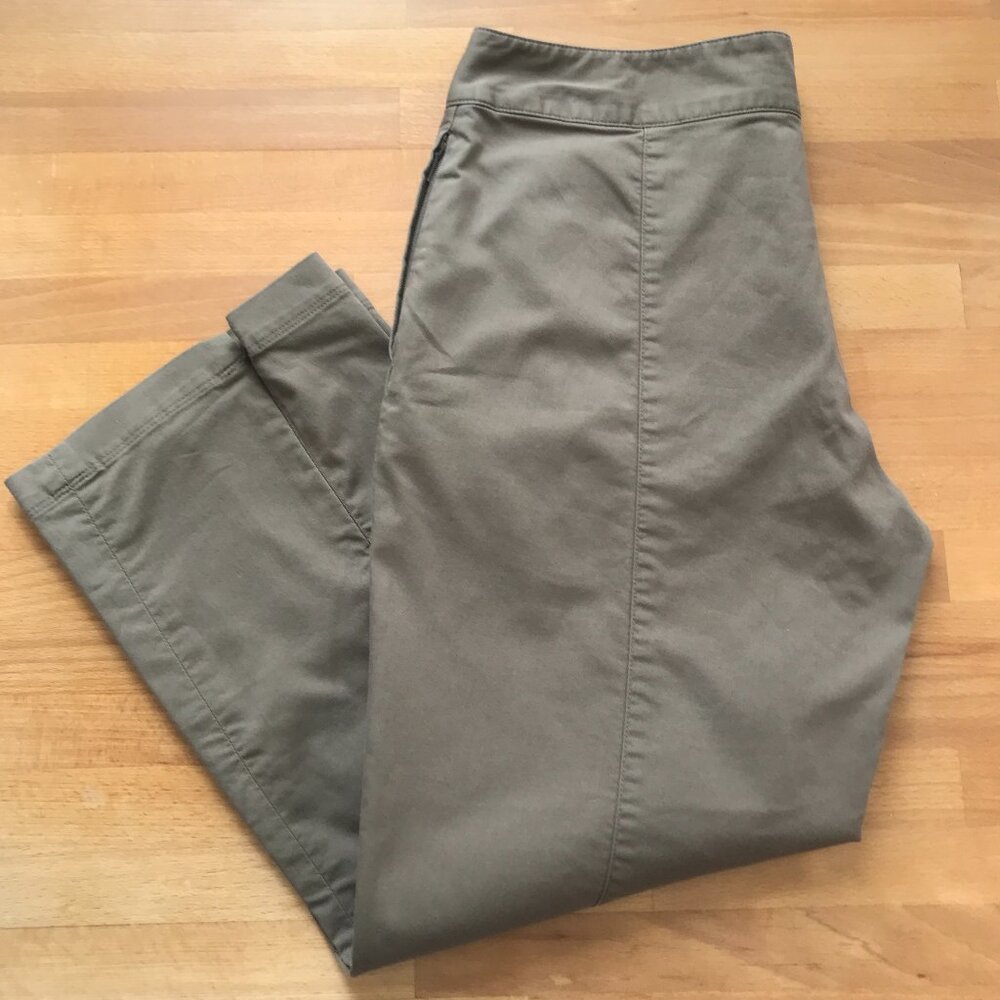Nike Olive Ankle Pants
